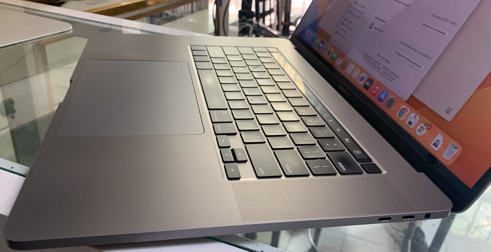 MACBOOK C9_6